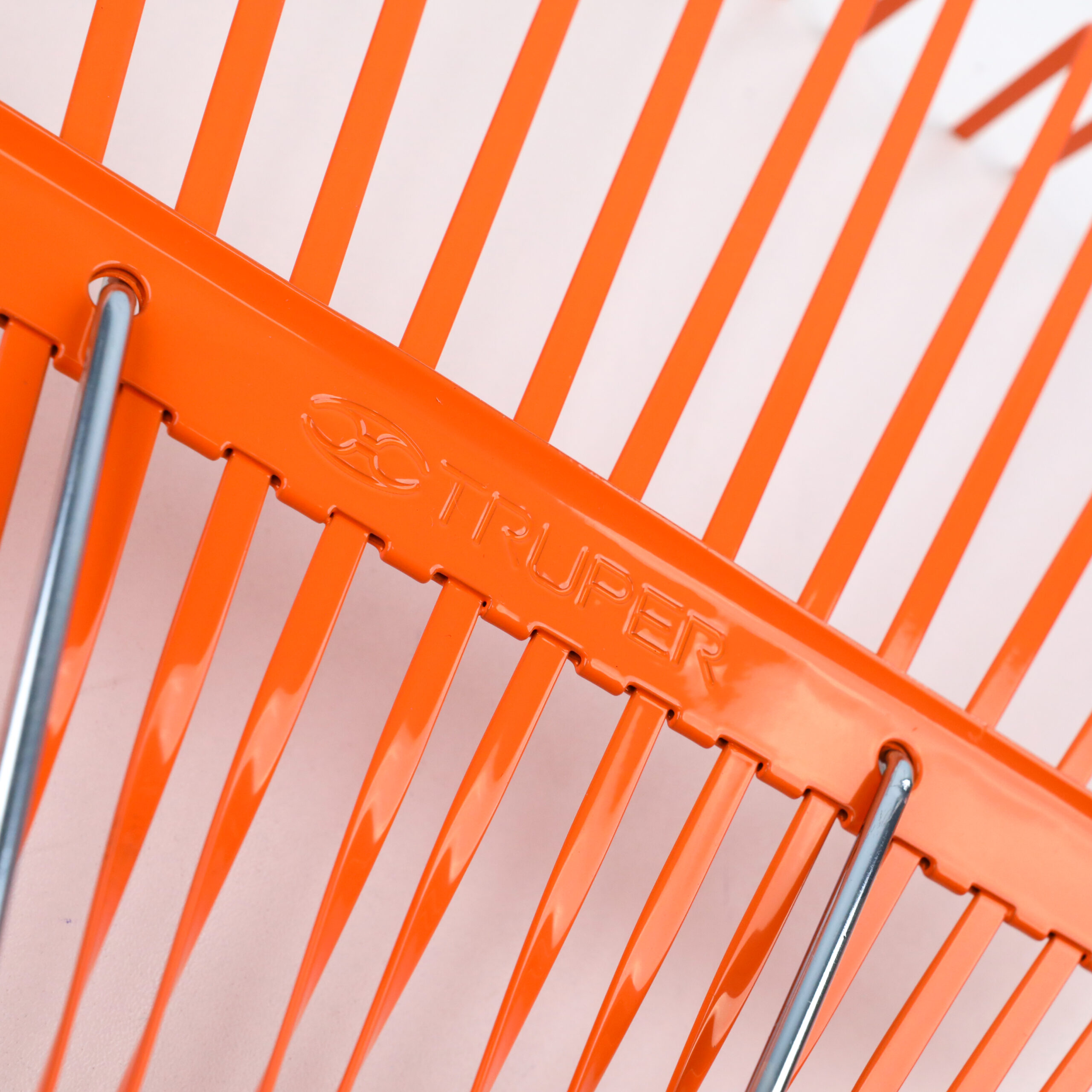 Truper, Grabujë çeliku me dorezë druri të përforcuar, 22 dhëmbëshe